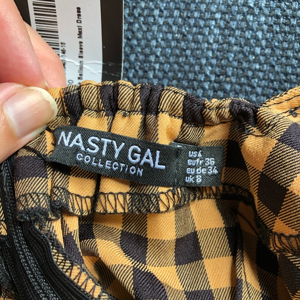 Nasty gal dress gingham puff sleeve tiered skirt black tan